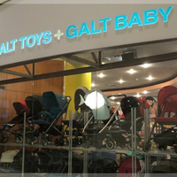 รูปภาพถ่ายที่ Galt Toys + Galt Baby - Downtown โดย Galt Toys + Galt Baby - Downtown เมื่อ 6/17/2015