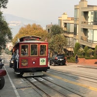 Photo taken at Cable Car Stop - Hyde &amp;amp; Lombard by Koray on 11/9/2018
