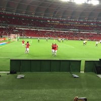 รูปภาพถ่ายที่ Estádio Beira-Rio โดย Fernando J. เมื่อ 4/1/2016