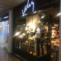 Velez Shoe Store in Zona Rosa