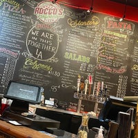 Снимок сделан в Rocco&amp;#39;s Pizza пользователем Merrill O. 4/4/2022