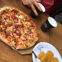 Photo taken at Domino&amp;#39;s Pizza by Nazmi Y. on 5/2/2018