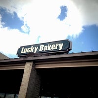 11/3/2012 tarihinde Josh S.ziyaretçi tarafından Lucky Bakery'de çekilen fotoğraf