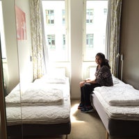 Photo taken at Slottsskogens Vandrarhem &amp;amp; Hotell Gothenburg - Backpackers by Roshan on 6/19/2015