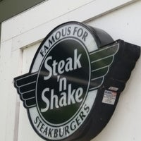 Photo taken at Steak &amp;#39;n Shake by Matt N. on 6/25/2017