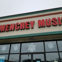 Photo prise au Menchey Music Service, Inc. par Matt N. le2/11/2018