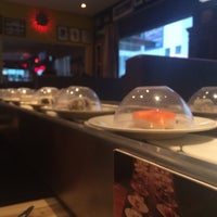 Das Foto wurde bei Keemo, Sushi em Movimento von Rachel Z. am 2/9/2016 aufgenommen