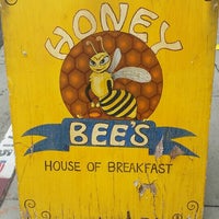 Снимок сделан в Honey Bee&amp;#39;s House Of Breakfast пользователем Tommy H. 5/9/2016