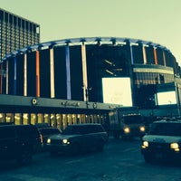 Foto tomada en Madison Square Garden  por Jeff S. el 2/15/2015
