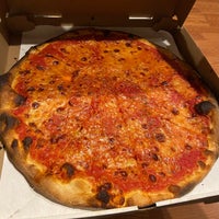 Das Foto wurde bei Pizza Town USA von Jeff S. am 4/4/2024 aufgenommen