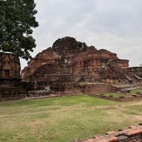 Photo taken at Wat Maha That by 痴ゑ④ on 1/25/2024