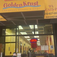 Foto tomada en Golden Krust Caribbean Restaurant  por Glenn D. el 10/21/2021