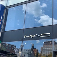 Photo taken at MAC Cosmetics by Glenn D. on 7/25/2019