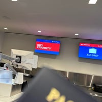 Photo taken at Delta Sky Priority Check-in Lounge by Glenn D. on 1/2/2023
