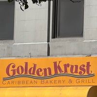 Foto tomada en Golden Krust Caribbean Restaurant  por Glenn D. el 4/27/2022