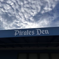 Foto diambil di Pirates Den oleh Glenn D. pada 7/22/2023