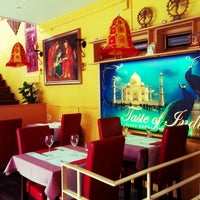 Foto diambil di Taste of India oleh Rohit B. pada 3/17/2013