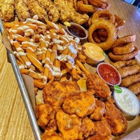 Photo taken at Buffalo Wild Wings by ❷𝗺𝗮𝗿𝗮 . on 4/3/2022