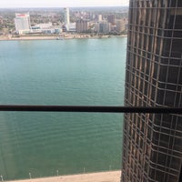 Foto tirada no(a) Detroit Marriott at the Renaissance Center por Stephanie L. em 9/15/2017