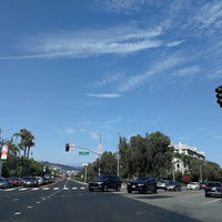 Photo taken at Santa Monica Boulevard And Beverly Boulevard by Lumisol P. on 8/1/2018