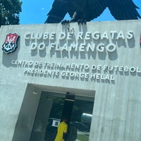Photo taken at Ninho do Urubu (CT do Flamengo) by Roberto G. on 3/2/2023