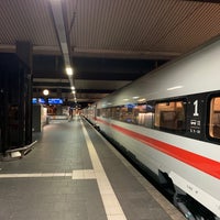 Photo taken at Düsseldorf Hauptbahnhof by Jan-Willem A. on 8/5/2019
