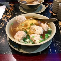 Photo taken at Wonton Noodle Garden by Evelyn L. on 12/12/2016