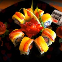 Foto tirada no(a) Rock-N-Roll Sushi - Hoover por Rock-N-Roll Sushi - Hoover em 6/22/2015