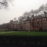 12/30/2015にliza k.がBrooklyn College Libraryで撮った写真