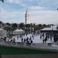 Foto tirada no(a) The Holiday Ice Rink at Embarcadero Center por K!K em 12/9/2018