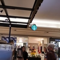 Photo taken at Starbucks by Darlan G. on 8/28/2017