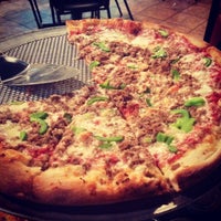 รูปภาพถ่ายที่ Boardwalk Pizza โดย Cyndy M. เมื่อ 11/10/2013