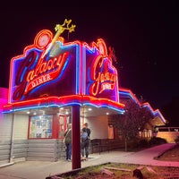 Photo taken at Galaxy Diner by K M. on 10/10/2022