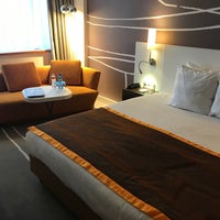 Foto tirada no(a) Holiday Inn Amsterdam por Omer N. em 11/21/2018
