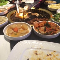 Das Foto wurde bei Beque Korean Grill von Andrea S. am 5/10/2017 aufgenommen