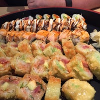 Das Foto wurde bei Kampai Sushi Bar von Autumn M. am 4/1/2016 aufgenommen