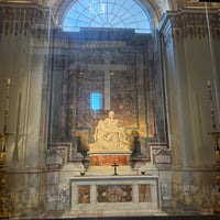 Photo taken at Pietà di Michelangelo by Niels K. on 4/5/2022