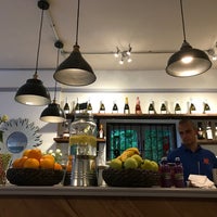 รูปภาพถ่ายที่ Knidos Cafe &amp;amp; Restaurant โดย Niels K. เมื่อ 6/23/2017