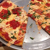 6/25/2015 tarihinde Krispy Pizzaziyaretçi tarafından Krispy Pizza'de çekilen fotoğraf