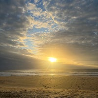Photo taken at Kurrawa Beach by Rana ✨ on 6/3/2023