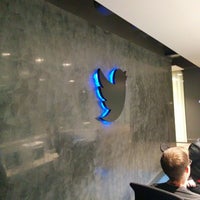 Photo taken at Twitter UK by Phil L. on 11/11/2014