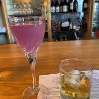 4/10/2021 tarihinde Tiffany H.ziyaretçi tarafından Methuselah Bar and Lounge'de çekilen fotoğraf
