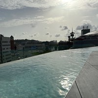 Das Foto wurde bei Piscina B-Hotel von Glen Y. am 10/17/2022 aufgenommen