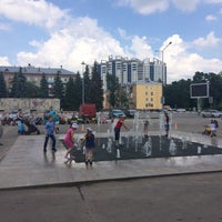 Photo taken at Танцующий фонтан by Евгений Е. on 5/29/2016