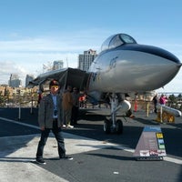 Foto tomada en USS Midway Museum  por Jongeon K. el 12/23/2012