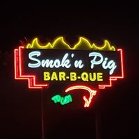 รูปภาพถ่ายที่ Smok&amp;#39;n Pig BBQ โดย John G. เมื่อ 12/29/2022