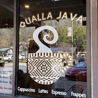 รูปภาพถ่ายที่ Qualla Java โดย John G. เมื่อ 12/19/2020