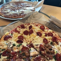 1/25/2017 tarihinde Patrick D.ziyaretçi tarafından Pieology Pizzeria'de çekilen fotoğraf