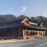 Photo taken at Woljeongsa by 해수 지. on 1/23/2023