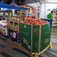 Photo taken at Sheng Siong Supermarket by Asaliah . on 5/4/2022